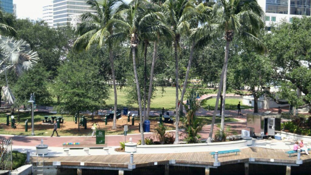 riverwalk-water-trolley-003