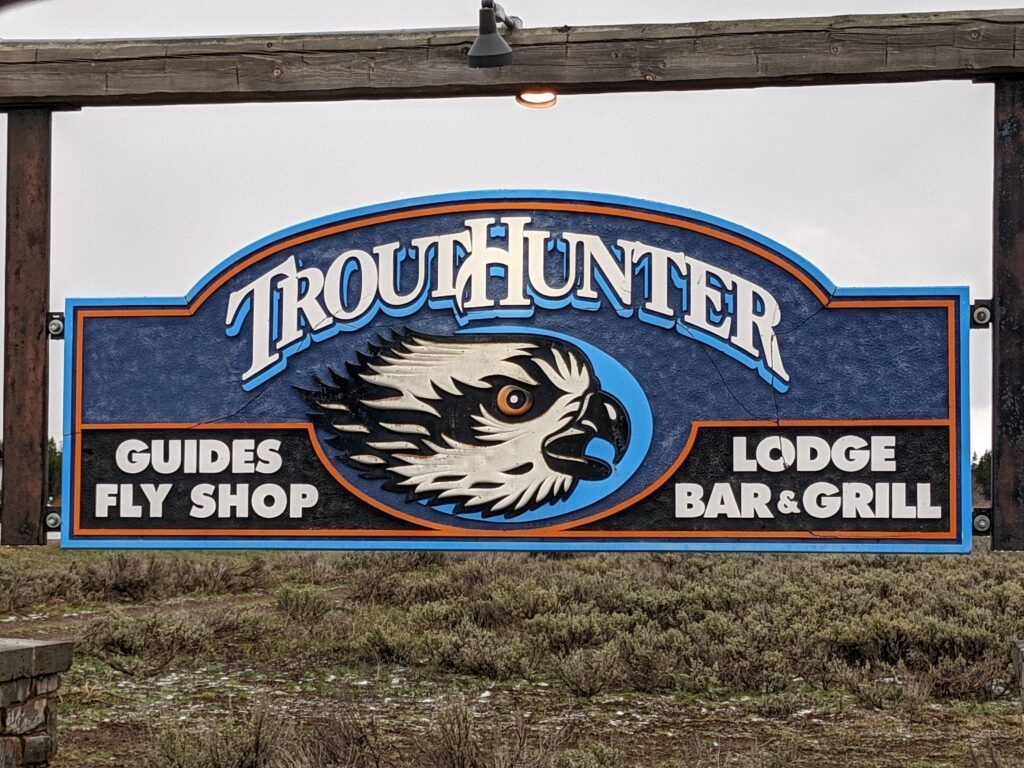 last-chance-bar-and-grill-at-trouthunter-003