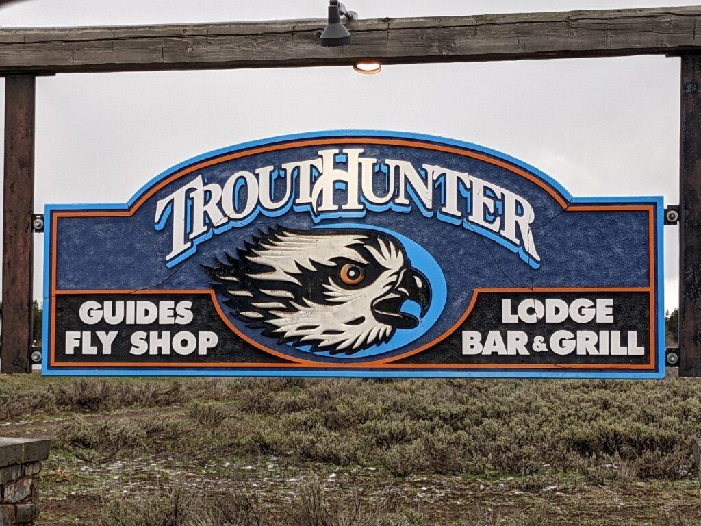 last-chance-bar-and-grill-at-trouthunter-003