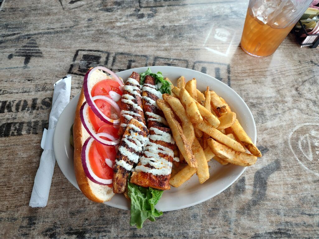 shorty-pants-lounge-and-marina-004