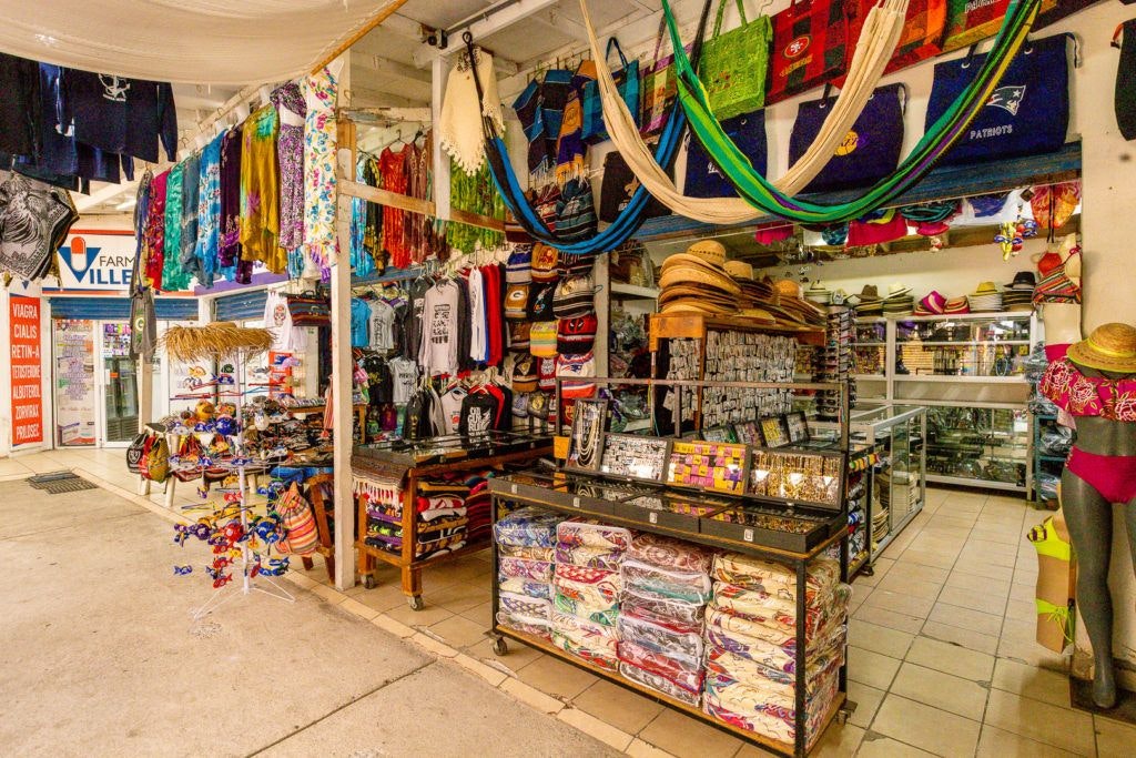 old-port-port-and-shopping-district-001