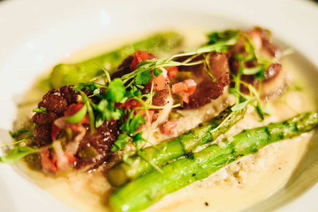 tuque-s-bar-and-grill-012