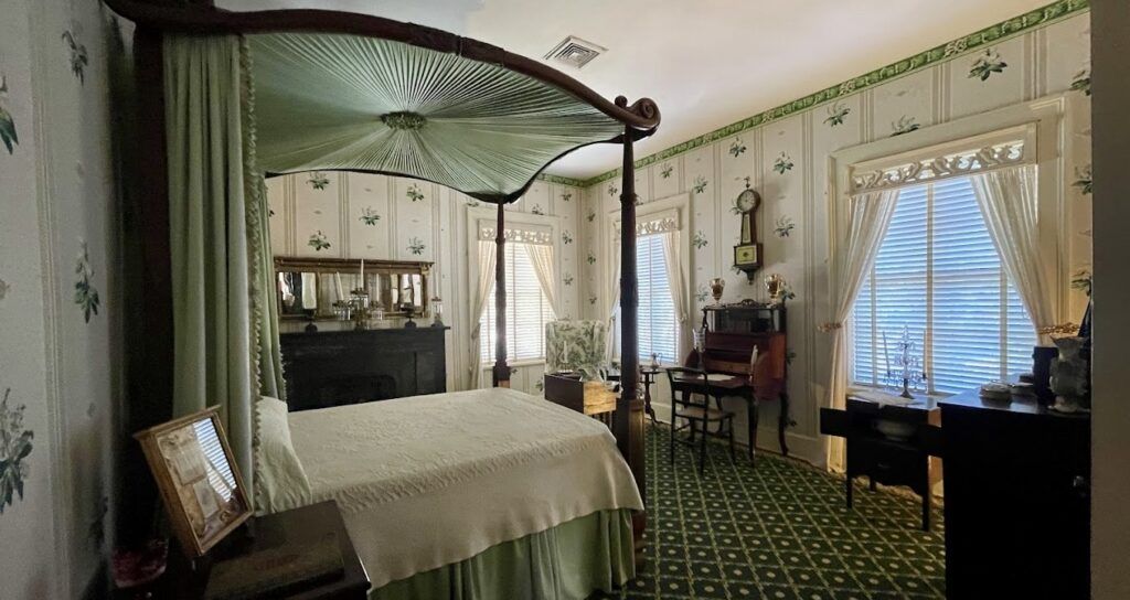 mercer-williams-house-museum-002