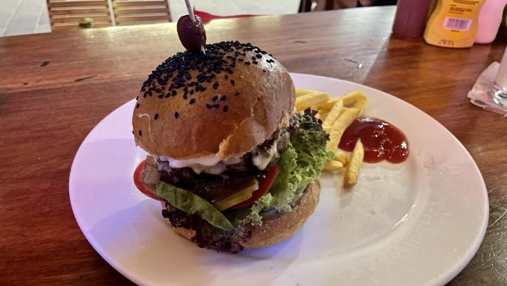 muza-surf-bar-and-restaurant-003