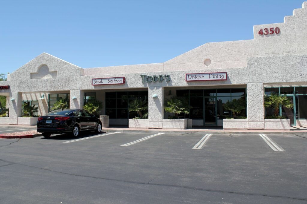 todd-s-unique-dining-001