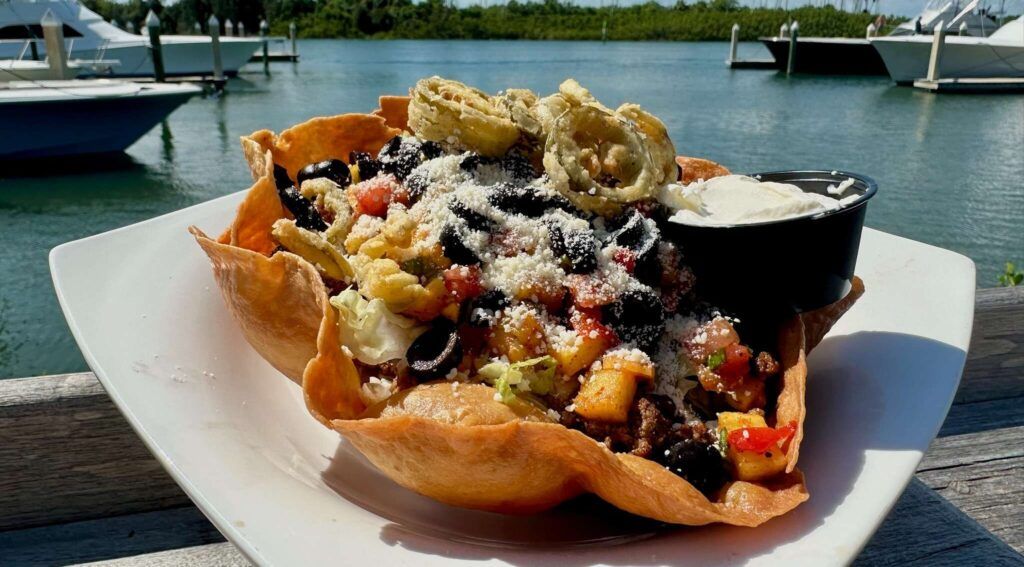 outriggers-tiki-bar-and-grille-003