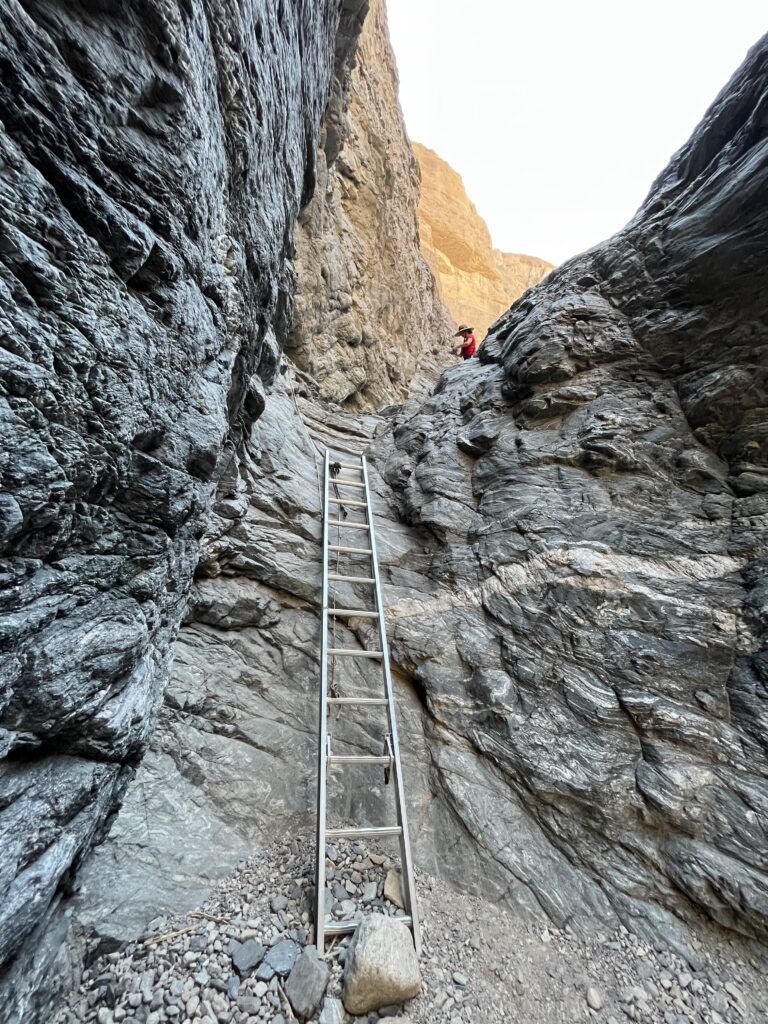 painted-canyon-trailhead-002