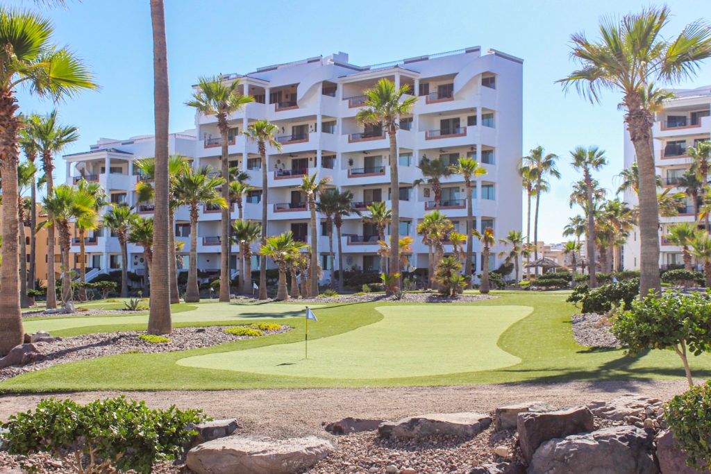 mini-golf-at-casa-blanca-resort-004