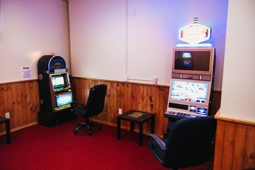 the-locker-room-sports-bar-020