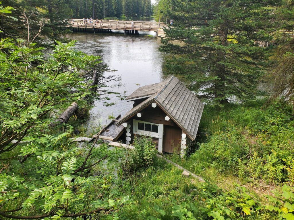 johnny-sack-s-cabin-002