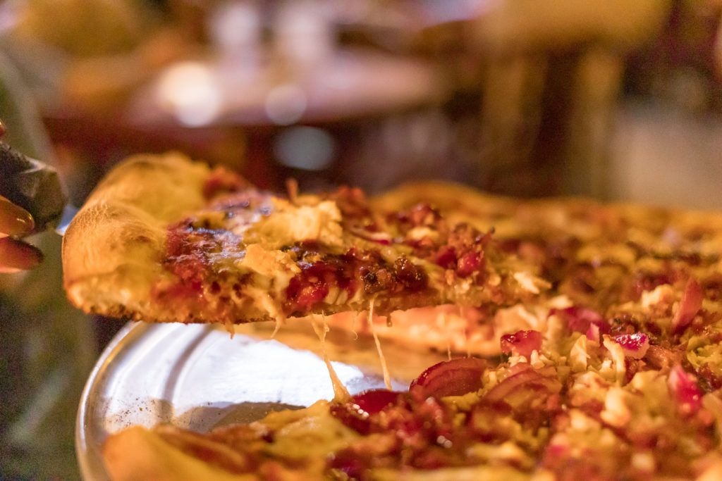 mama-teresa-s-flying-pizza-018