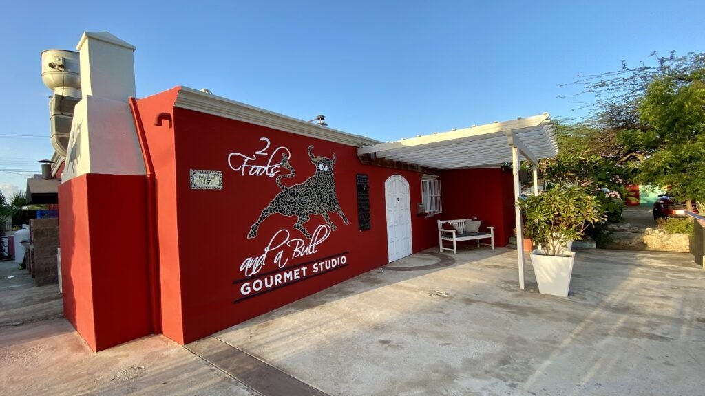 2-fools-and-a-bull-001