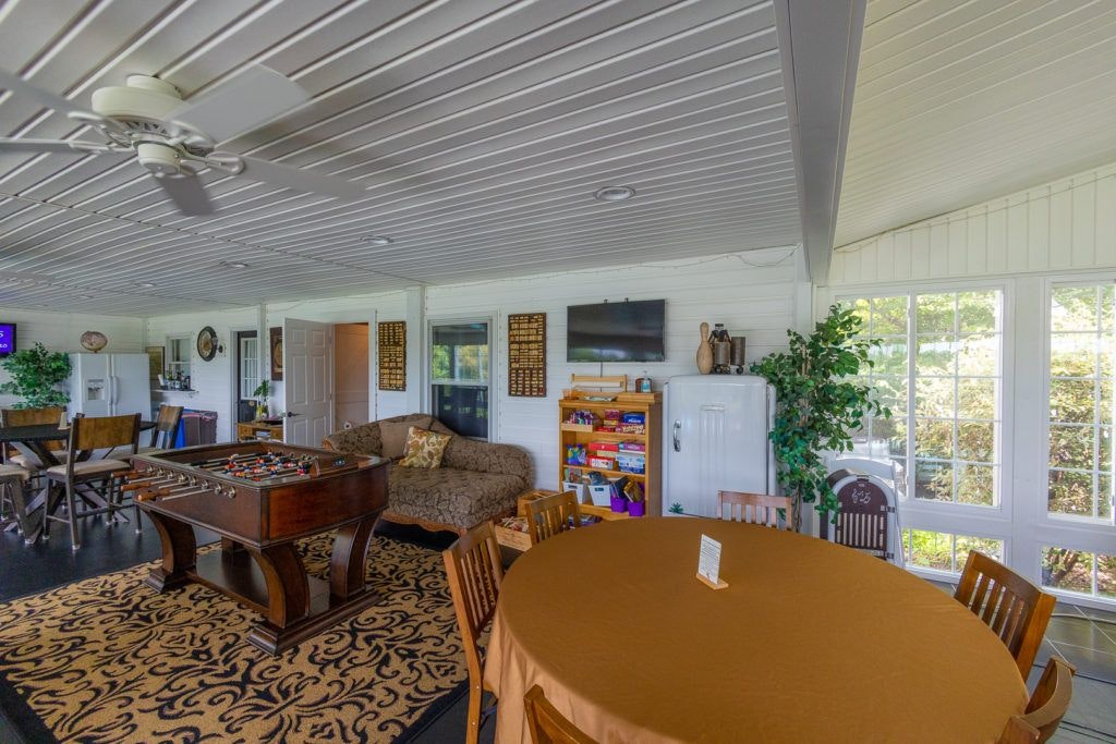 fables-and-feathers-winery-042