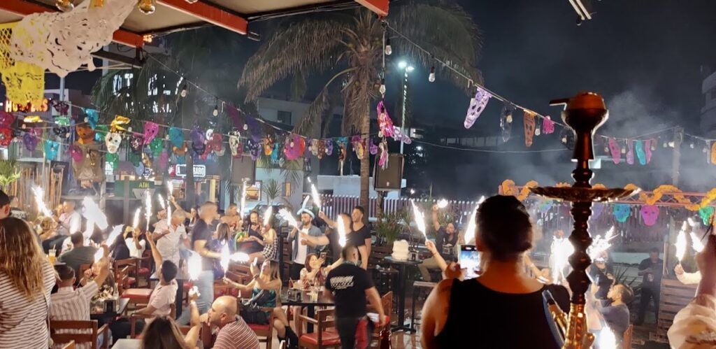 monkey-business-cancun-004