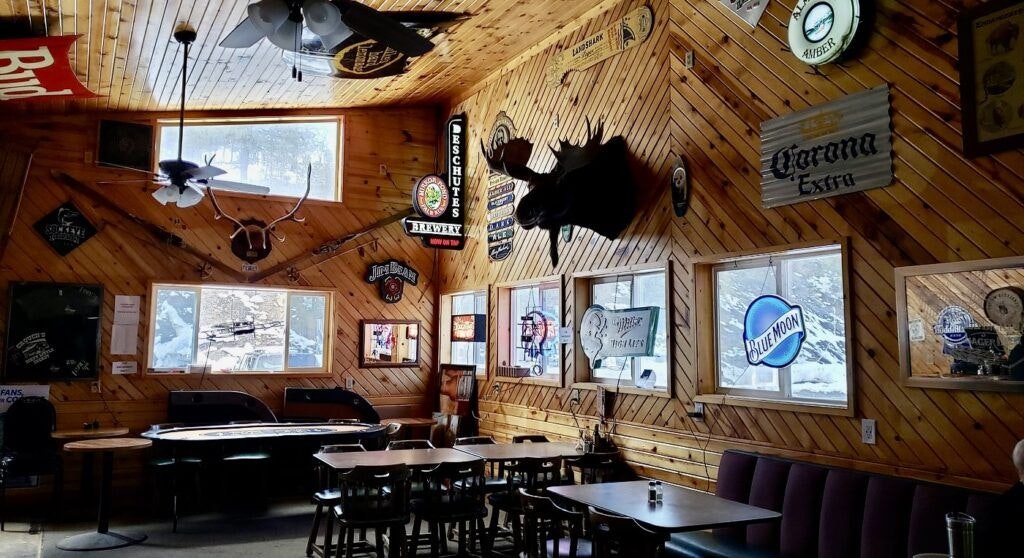 the-dirty-shame-restaurant-and-saloon-001