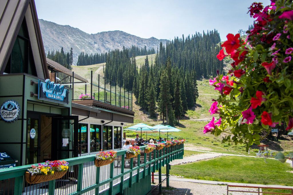 6th Alley Bar & Grill