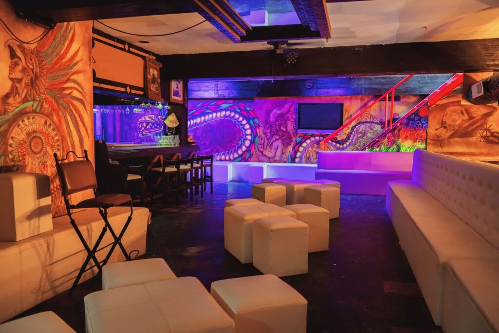 emiliano-s-sport-bar-016