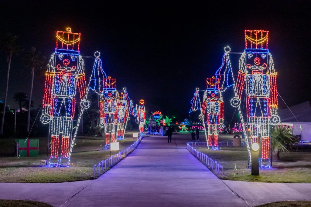 holiday-in-the-gardens-004