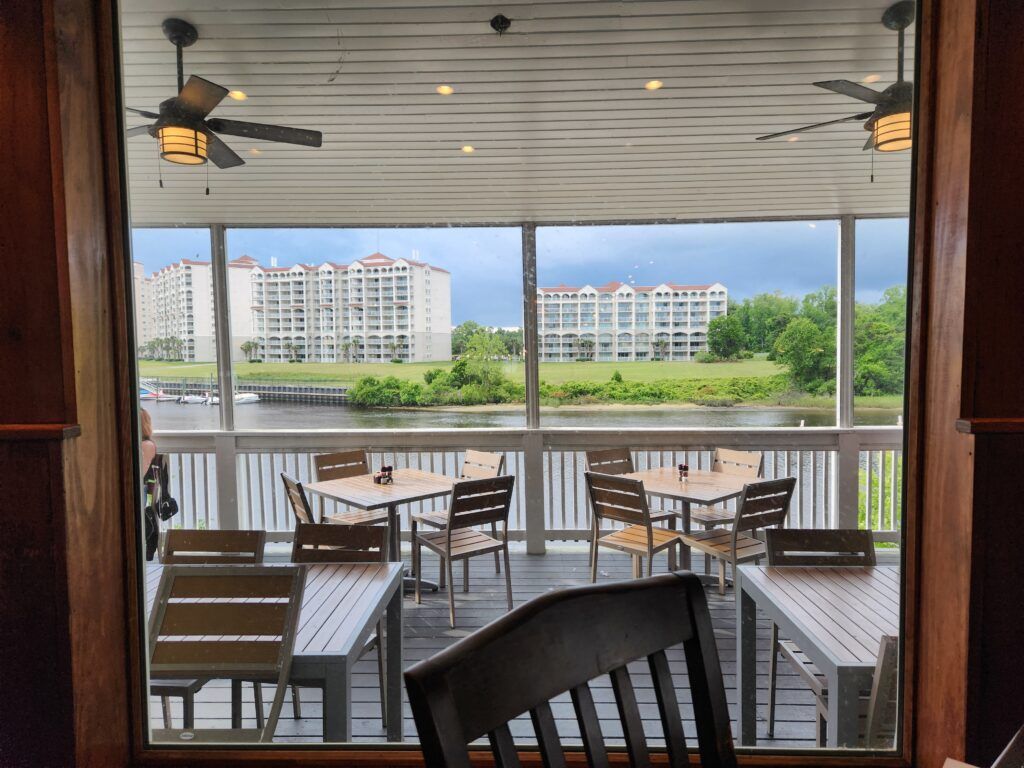 flying-fish-public-market-and-grill-004