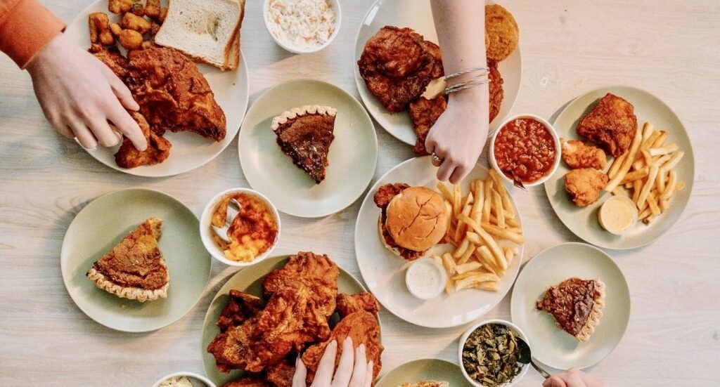 gus-s-world-famous-fried-chicken-004