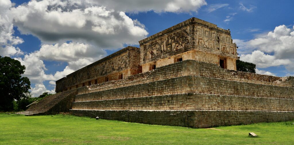 uxmal-archaeological-zone-003
