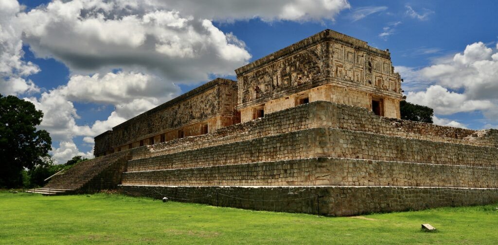 uxmal-archaeological-zone-003