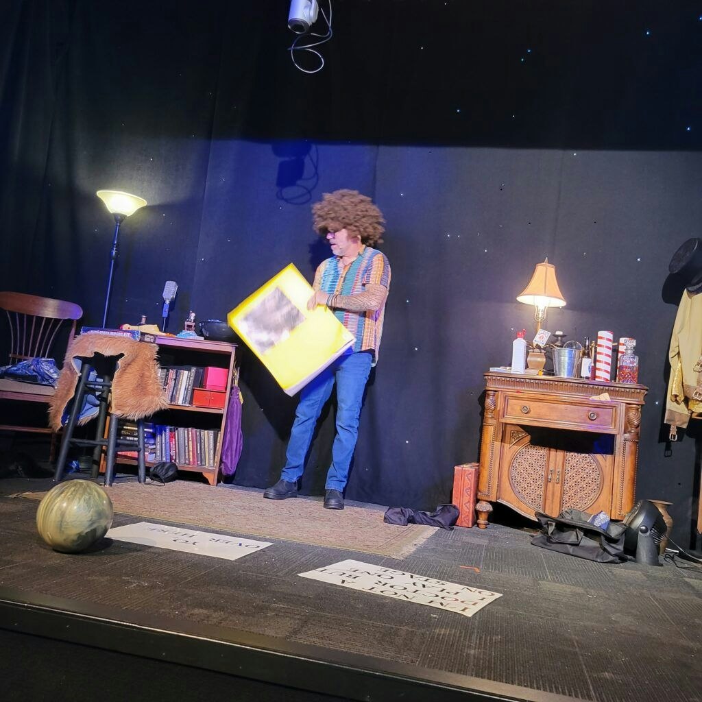 the-outta-control-magic-comedy-dinner-show-003