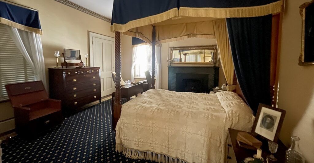 mercer-williams-house-museum-004