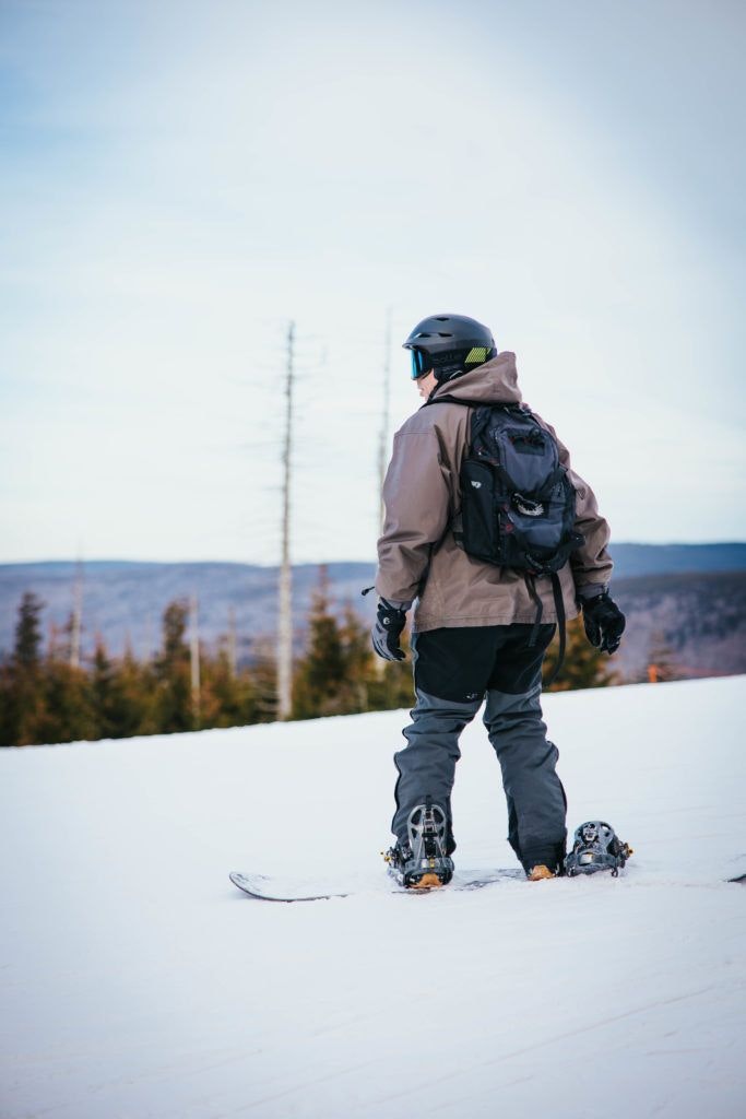 skiing-and-snowboarding-on-snowshoe-mountain-010