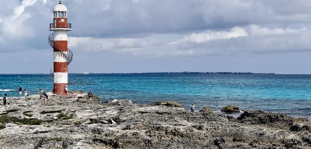 punta-cancun-lighthouse-004