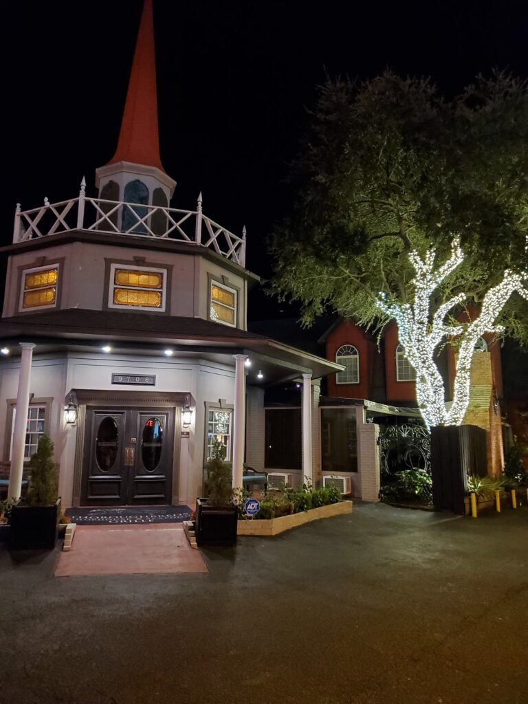 thoroughbred-s-chophouse-and-seafood-grille-001