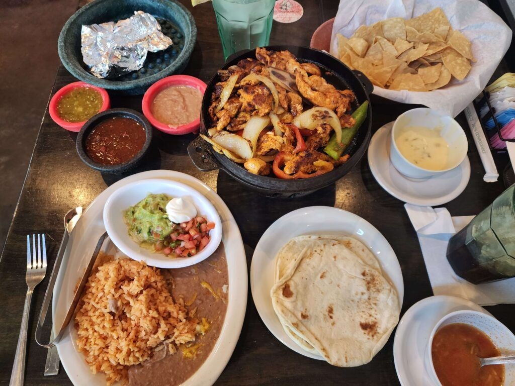 juan-s-flaming-fajitas-and-cantina-003