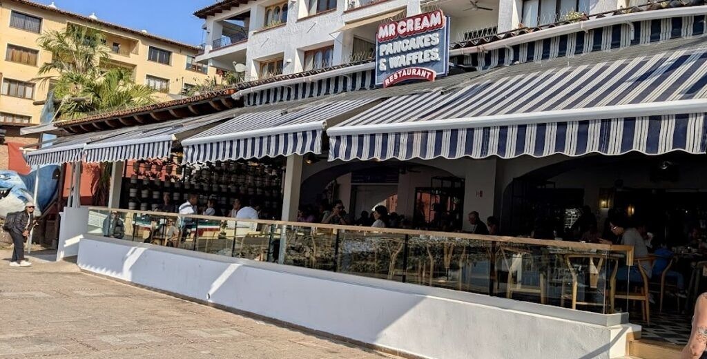 mr-cream-pancakes-and-waffles-001
