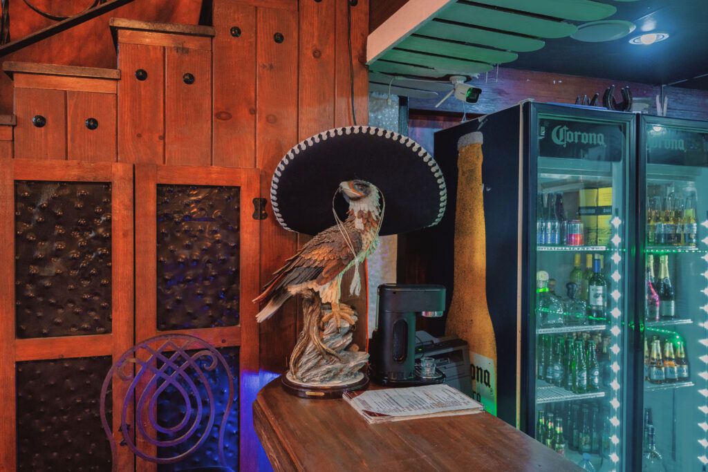 emiliano-s-sport-bar-029