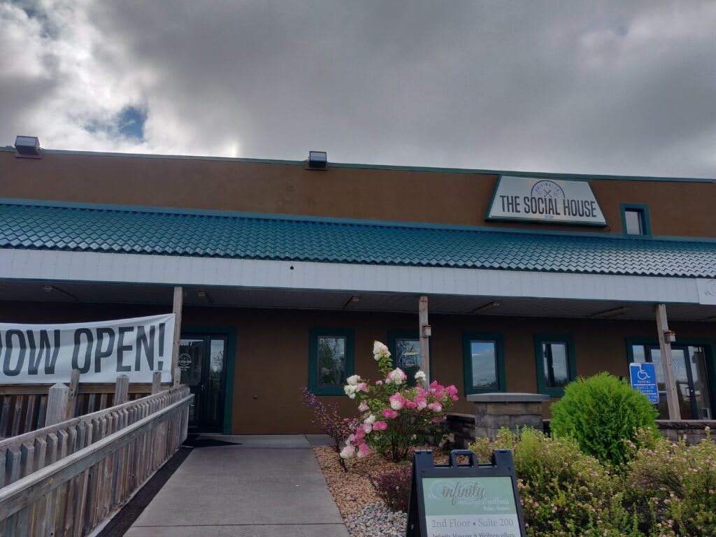 the-social-house-hermantown-001