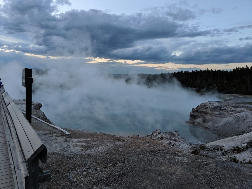 grand-prismatic-spring-002