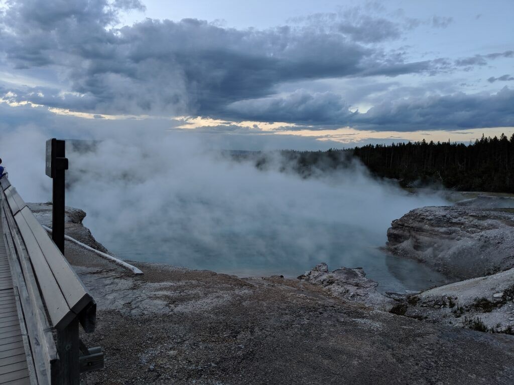 grand-prismatic-spring-002
