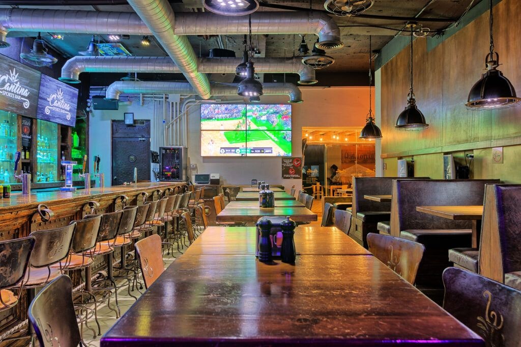 la-cantina-sport-bar-009