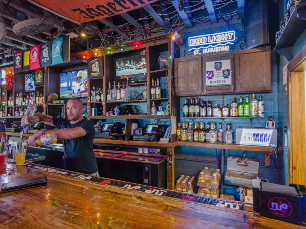 the-bar-with-no-name-003