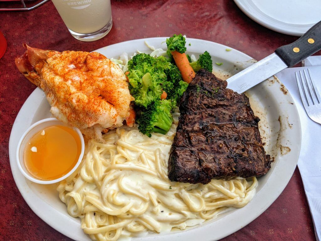 shanghai-reds-bar-and-grill-004