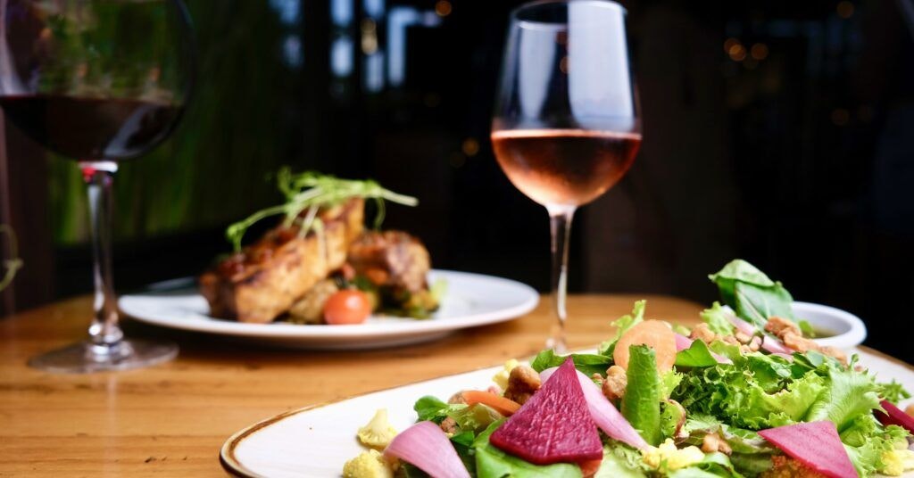 graffiti-restro-cafe-and-wine-bar-002