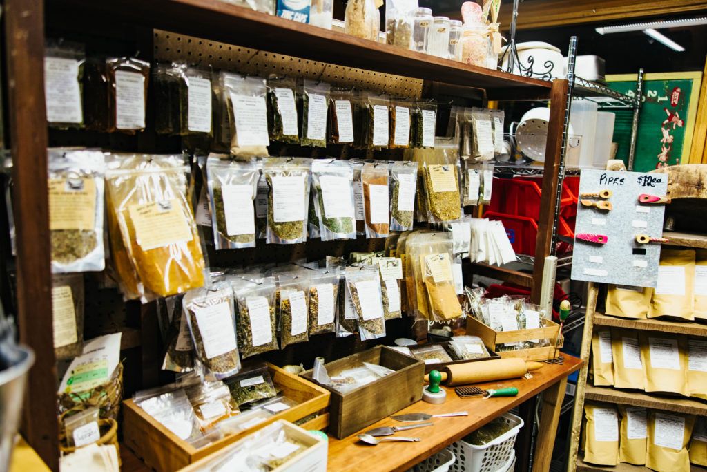 the-creek-company-store-in-silver-creek-002