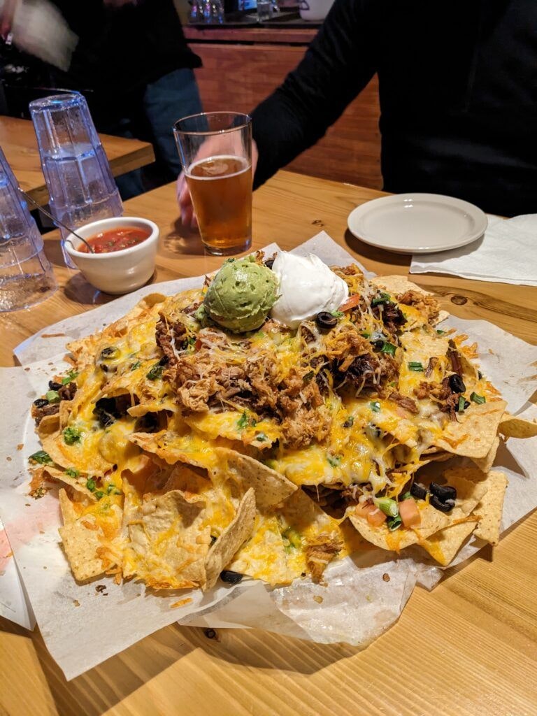 hellroaring-saloon-and-eatery-002