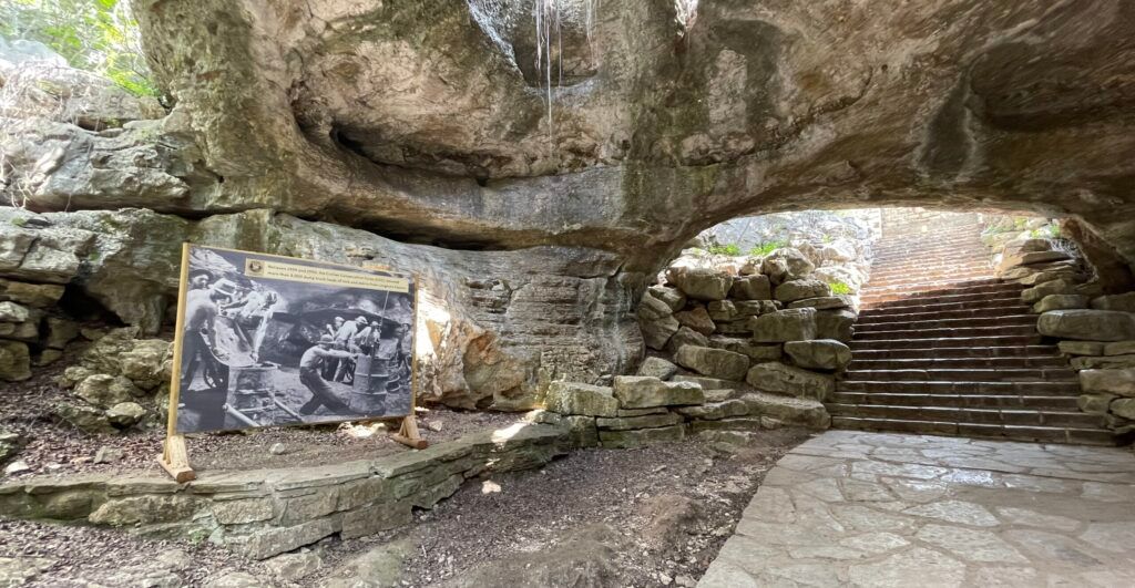 longhorn-cavern-state-park-002