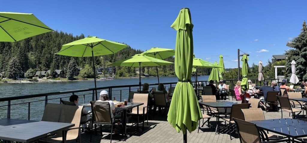 terraza-waterfront-cafe-001