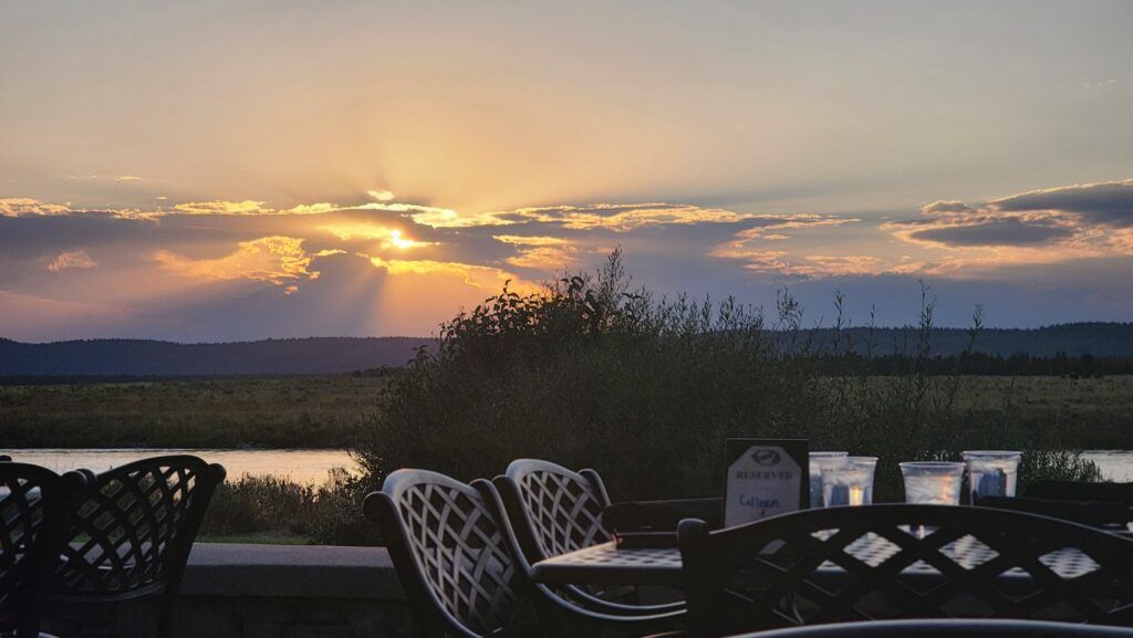 last-chance-bar-and-grill-at-trouthunter-002