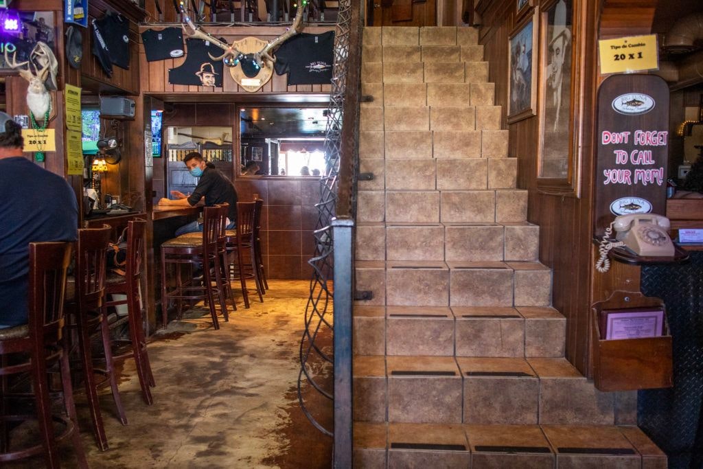 al-capone-s-seafood-and-pizzeria-015