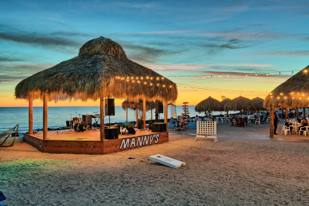 manny-s-beach-club-002