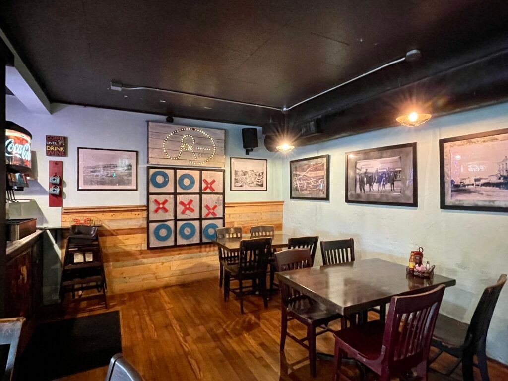 rae-s-rbar-and-grill-004