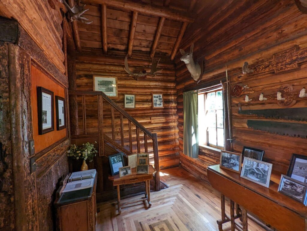 johnny-sack-s-cabin-003